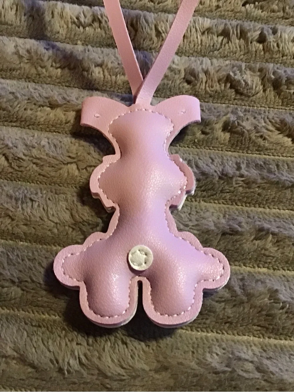 Lavender Dog-Shaped Leather  Tag Holder